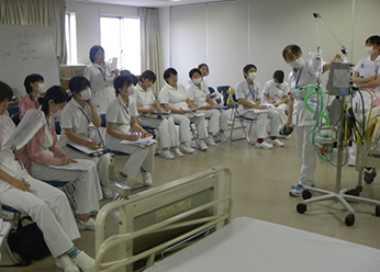 急変時の看護をシミュレーション｜看護学生サイト 船橋二和病院・千葉健生病院