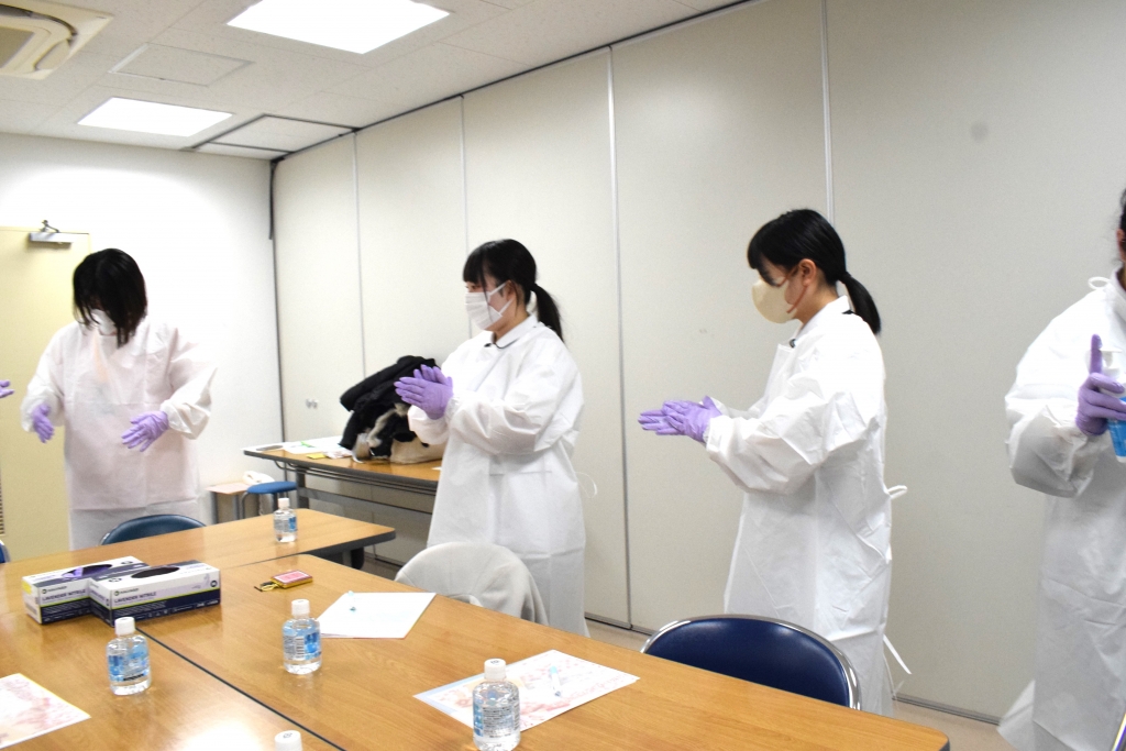 ガウン着脱体験 ガウン着脱体験