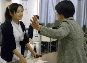 多重課題シミュレーション～接遇編～｜看護学生サイト 船橋二和病院・千葉健生病院