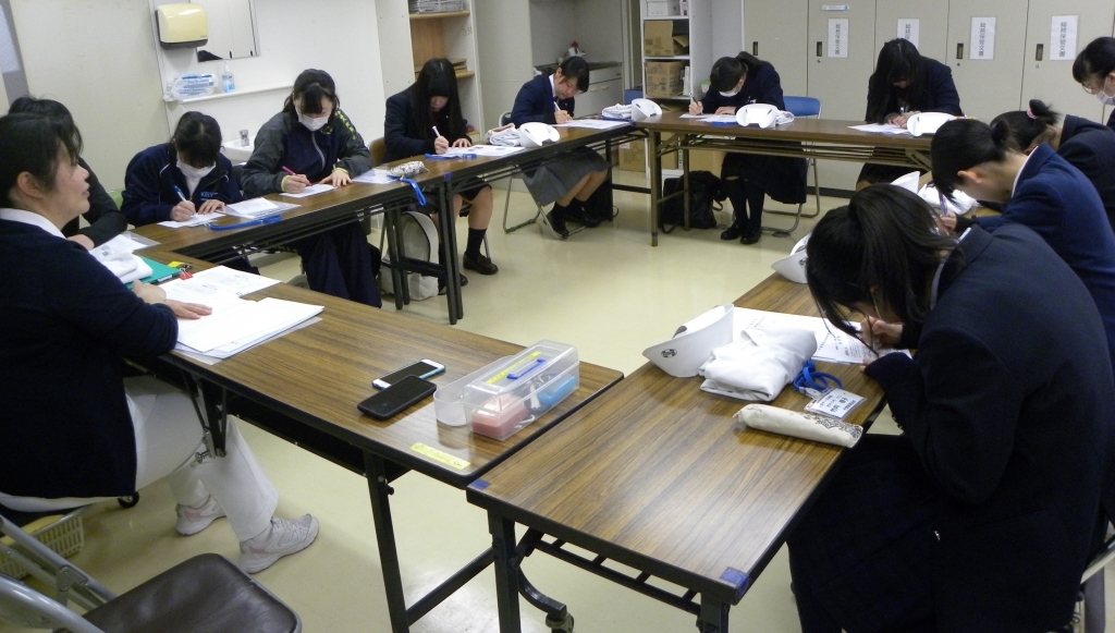 リハビリ体験も行いました